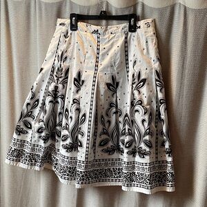 Women's Black & White Floral A-Line Skirt